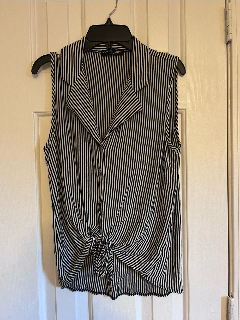 Kim & Cami Striped Sleeveless Blouse with Collar Size L